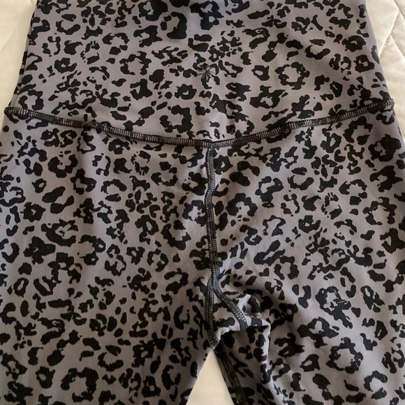 Athleta Elation Ultra High Rise Tight Gray/Black Leopard XS 27" inseam - Picture 6 of 10